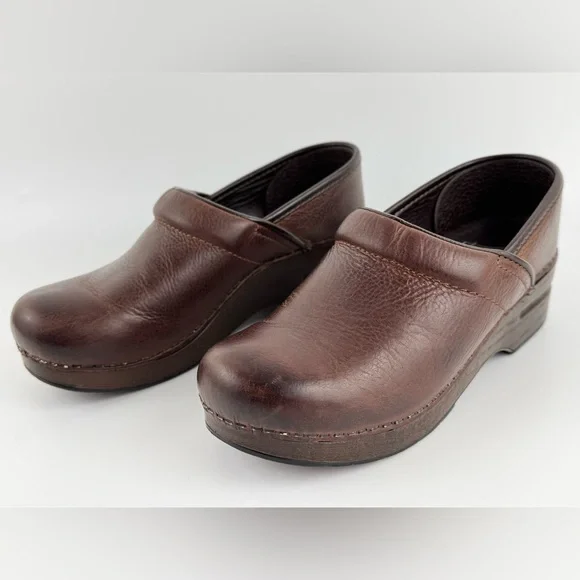 Dansko Women's Brown Leather Professional Clogs, Slip-on, Size 37 (US 6.5) - Picture 7 of 13